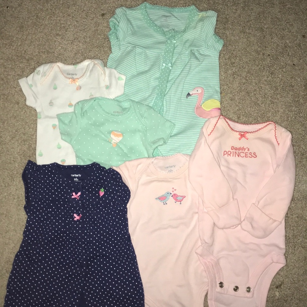 Newborn onesies lot